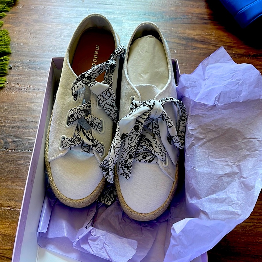 Women’s shoes